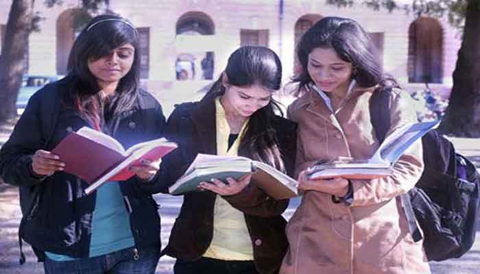 CBSE نے اسکولوں سے کہا والدین پر نہ ڈالیں اضافی کتابیں خریدنے کا دباؤ